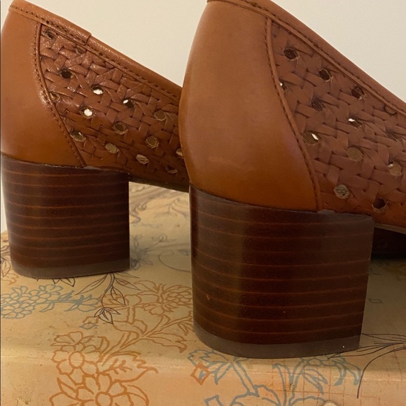 Patricia Nash Woven Leather Block Heel Pumps - Tan, minimal wear - Picture 7 of 7
